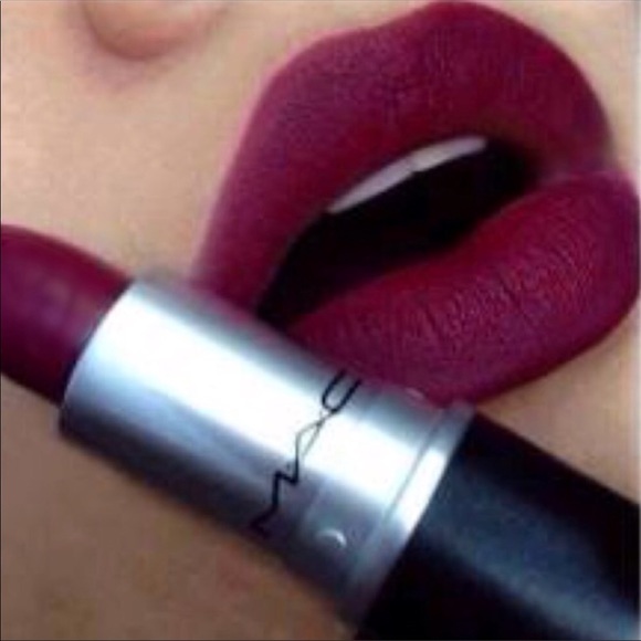 mac raspberry lipstick